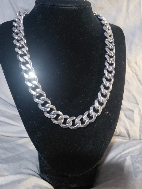 Other - Chunky Silver Cuban Link Necklace
